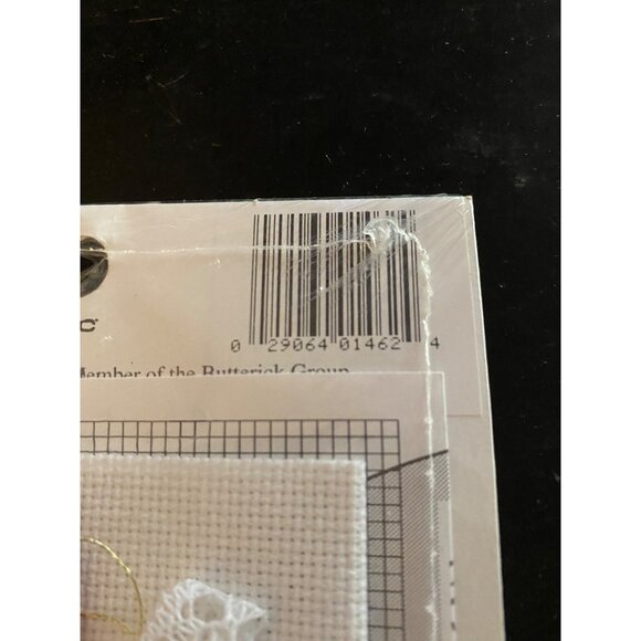 Designs for the Needle Counted Cross Stitch Angel Ornament Hearts 'n Trees #1462 - Picture 6 of 7